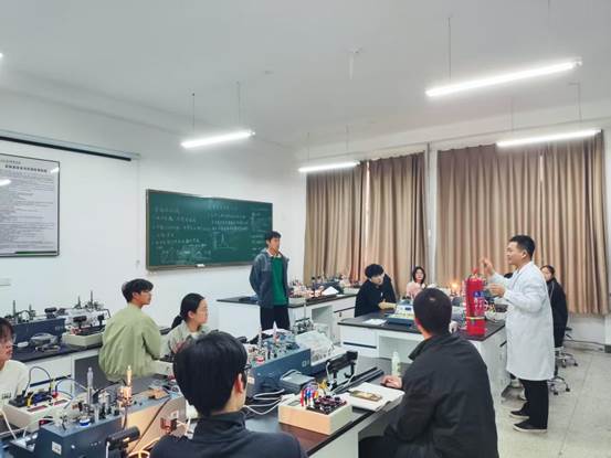 24bbd47ae7c34536129e50e833b8f1d