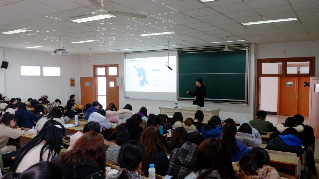 艺术设计学院组织开展大学生创新创业实践分享会 艺术设计学院组织开展大学生创新创业实践分享会